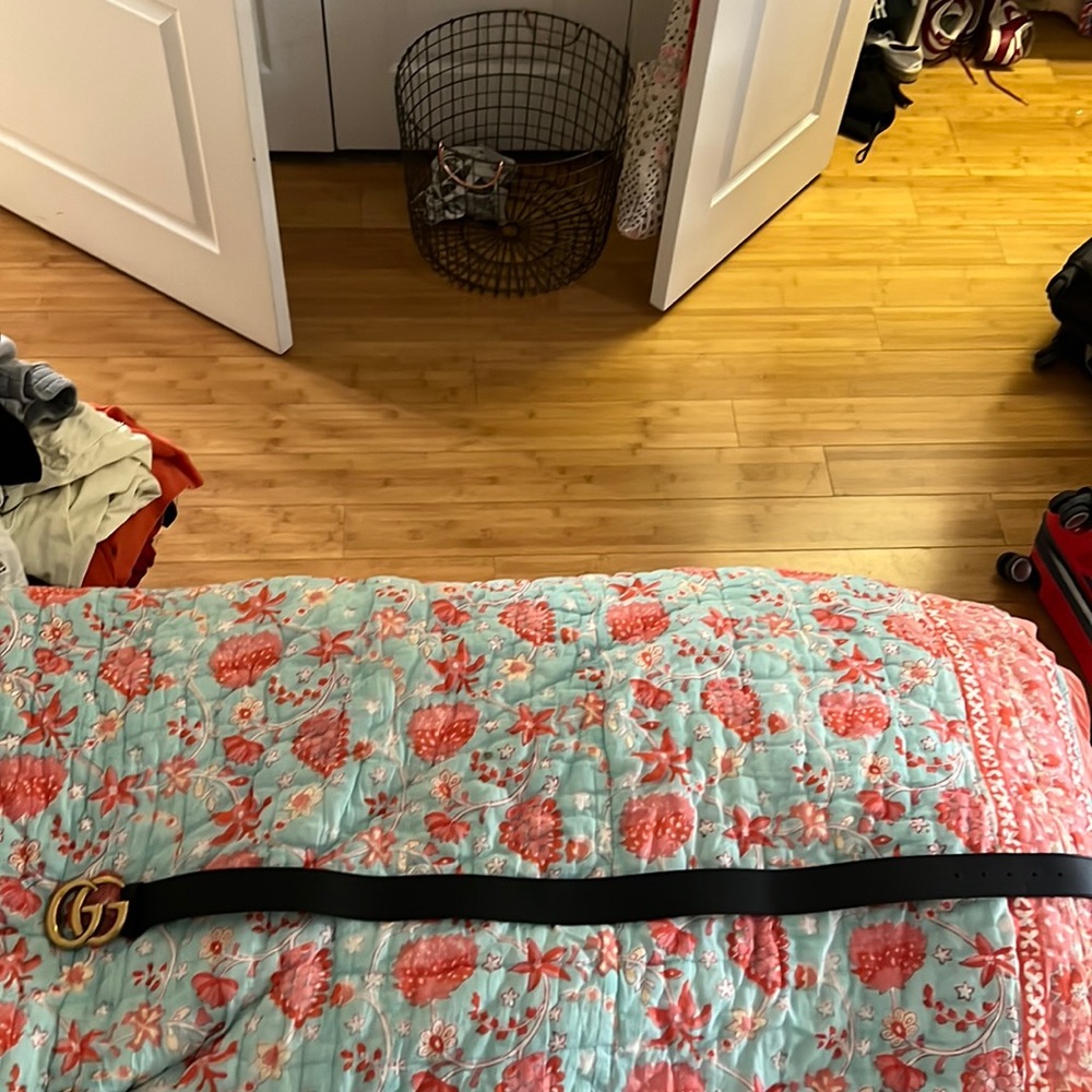 Gucci Belt (Black Belt With Gold Gucci Sign)